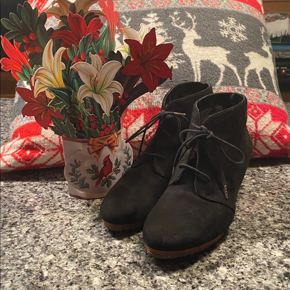 Dr. Scholl's Black Faux Suede Lace Up Boots size 9.5